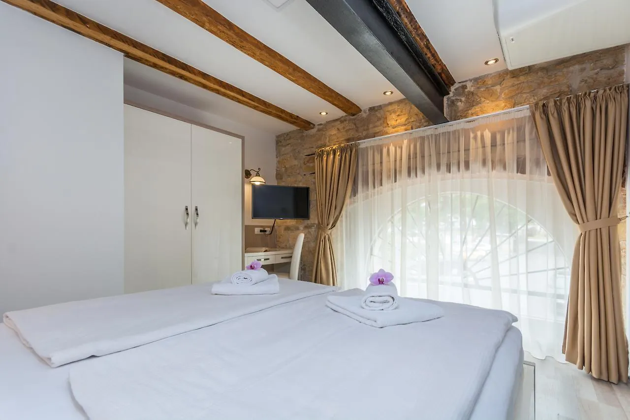 Minella Residence Porec Bed & Breakfast